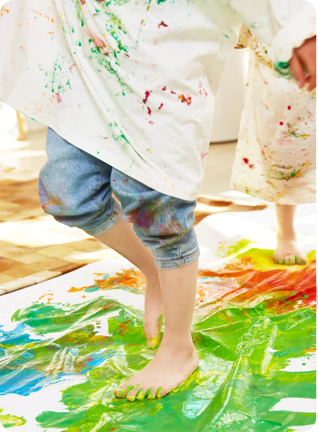 Jarmelo team discussing partnership opportunities